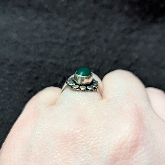 Sterling Silver Green Agate Gemstone Dainty Delicate Statement Ring - Size 6.5 - Picture 2 of 7